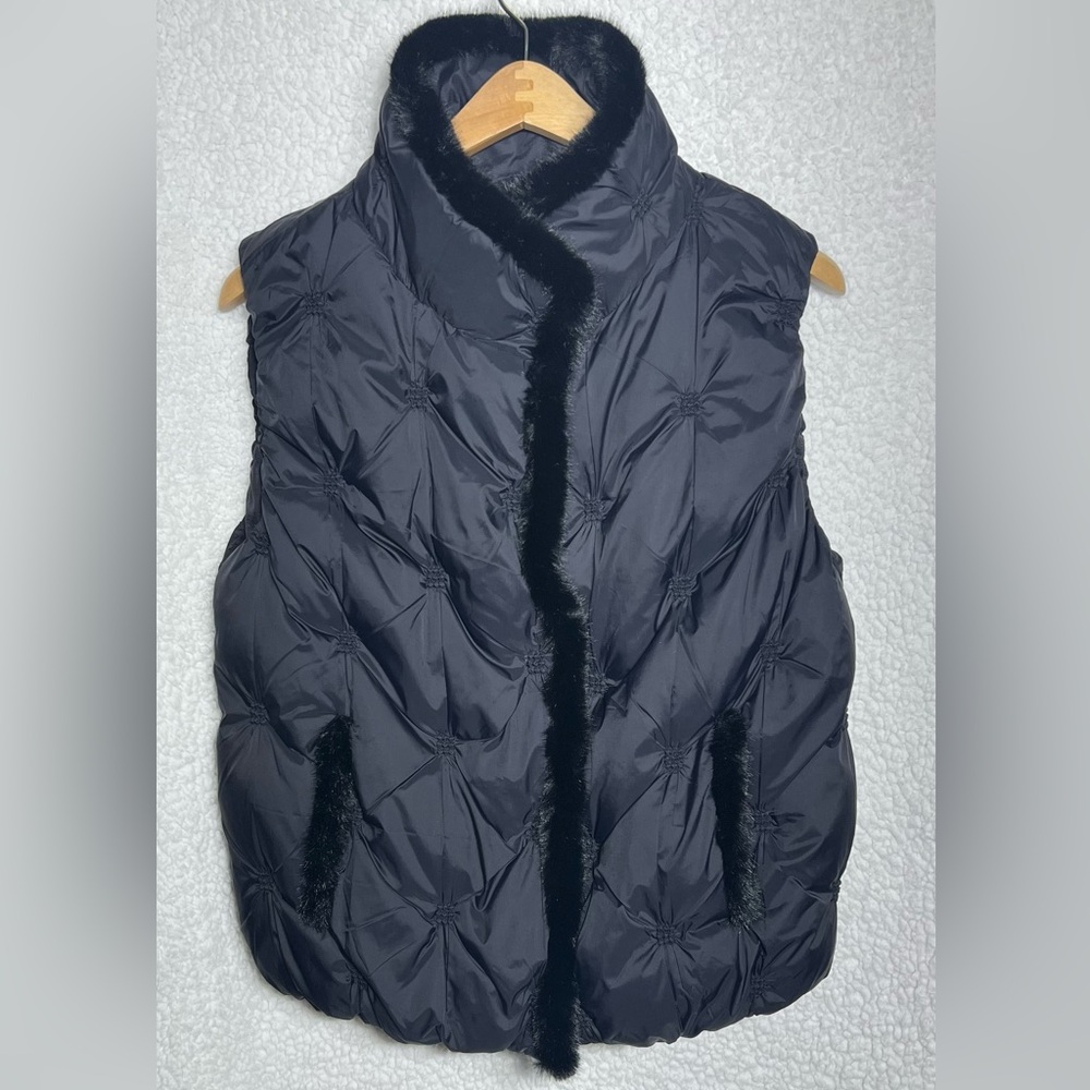 Chico's Nylon‎ Shell Quilted Fur Trim Puffer Vest Women's Size 1 Black NWT
